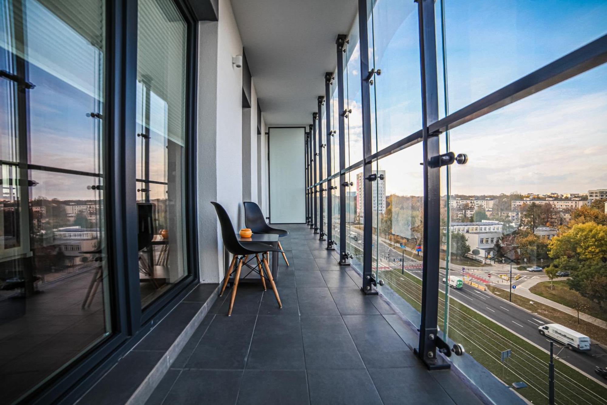 Big City Life Apartments - Bliska Wola Tower A Warsaw Luaran gambar