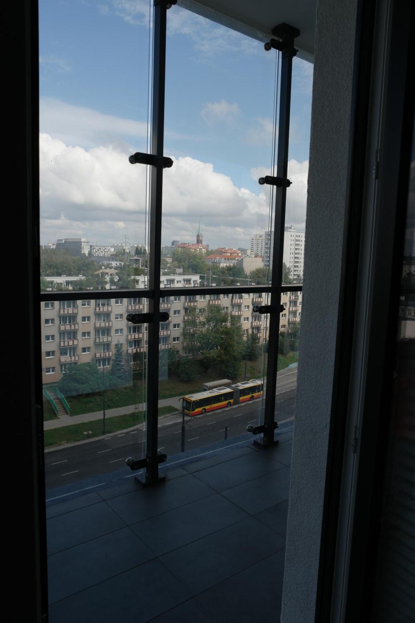 Big City Life Apartments - Bliska Wola Tower A Warsaw Luaran gambar